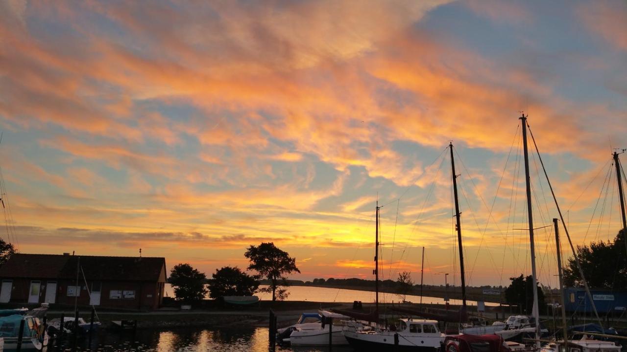 Appartamento Haus Am Teich - Teichblick Fehmarn Esterno foto